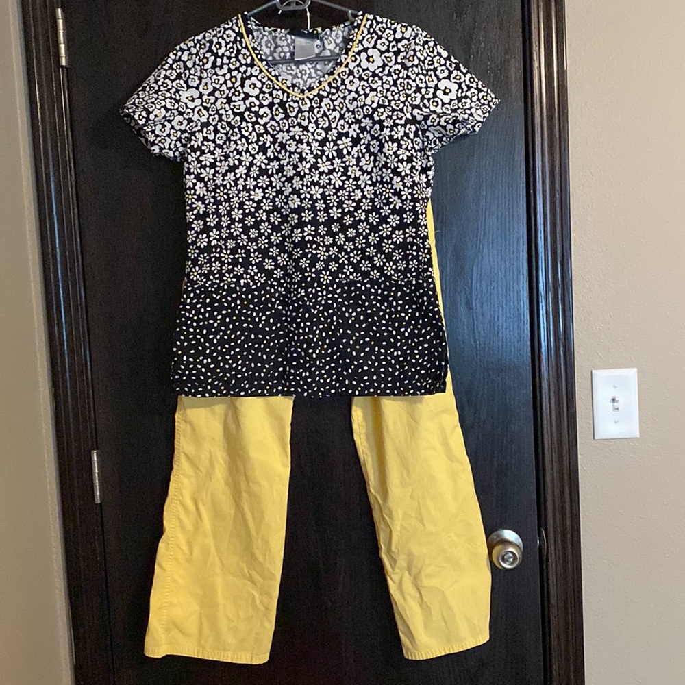 Women’s Scrubs